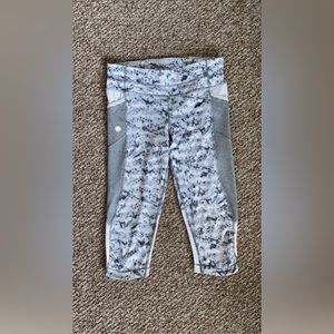 Athleta Capris Leggings!!